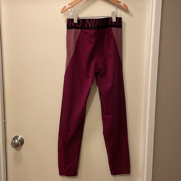 Nike Pro Workout Leggings - Picture 2 of 3